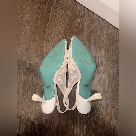 Betsey Johnson Nikki Embroidered Slingback Evening Pumps - Picture 8 of 9